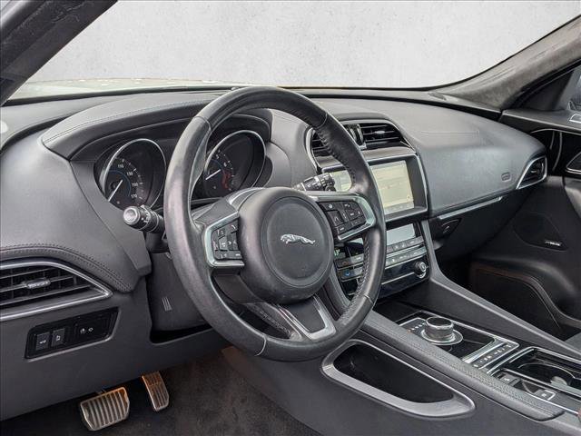 Used 2019 Jaguar F-PACE Prestige AWD/4WD image 9
