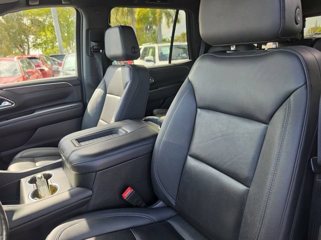 Used 2022 Chevrolet Tahoe Z71 w/ Luxury Package AWD/4WD image 16