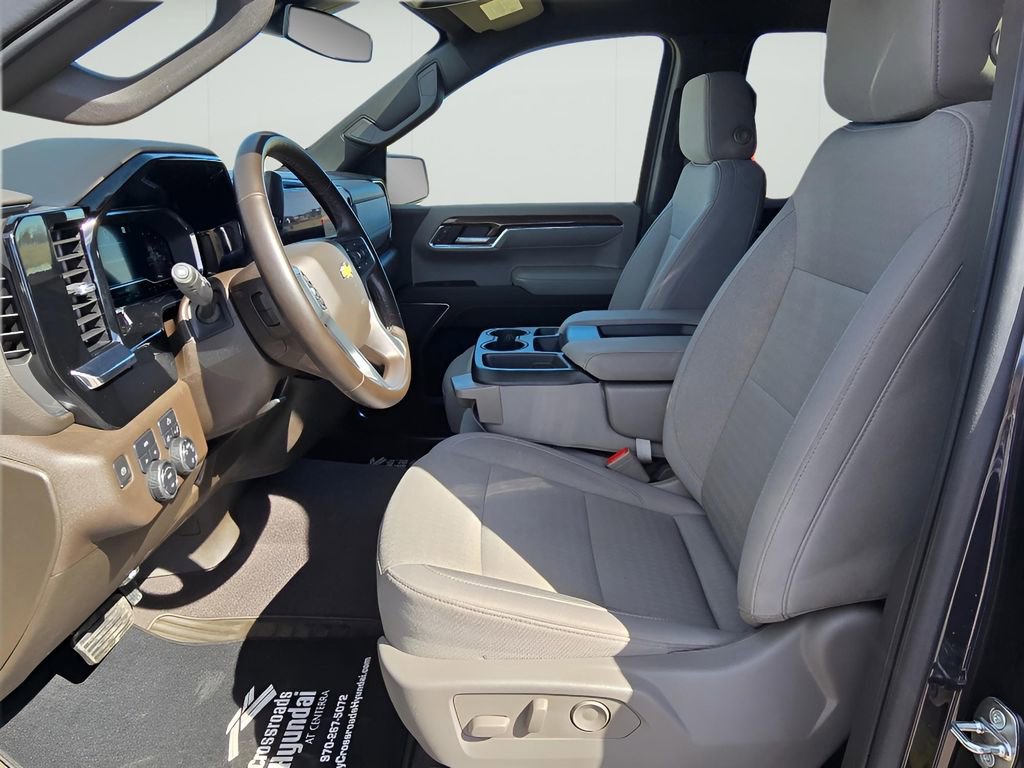 Used 2023 Chevrolet Silverado 1500 LT AWD/4WD image 30