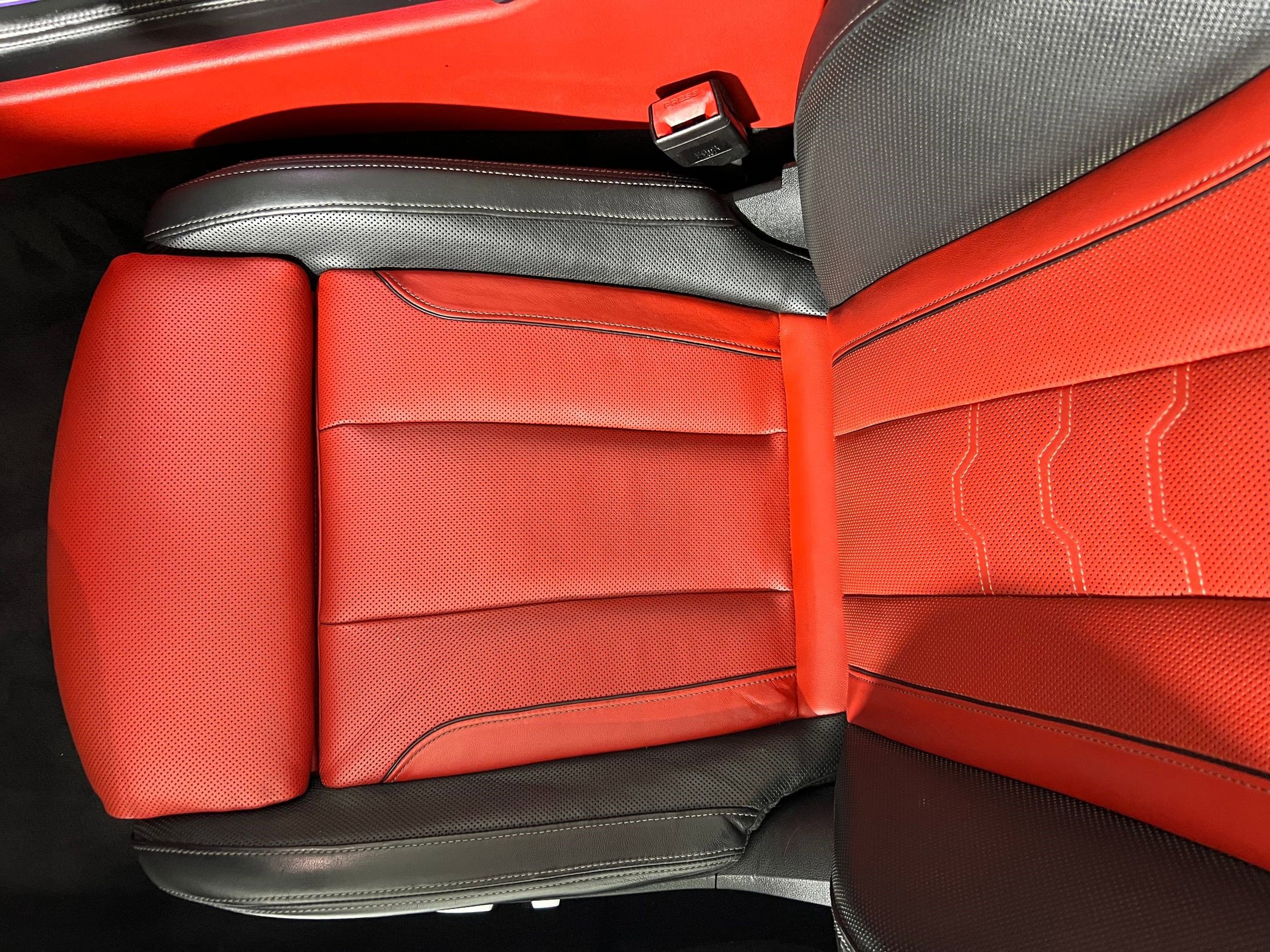 Used 2021 BMW M850i xDrive Convertible w/ Driving Assistance Package image 12