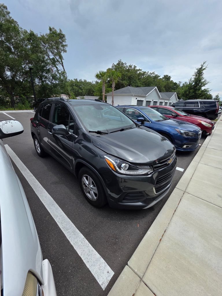 Used 2019 Chevrolet Trax LT w/ LT Convenience Package FWD image 9