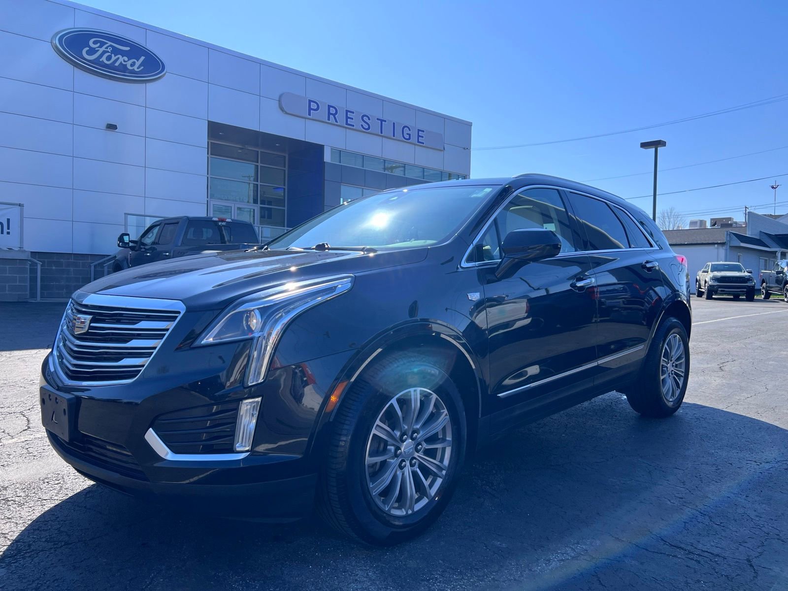 Used 2018 Cadillac XT5 Luxury w/ Driver Awareness Package image 4