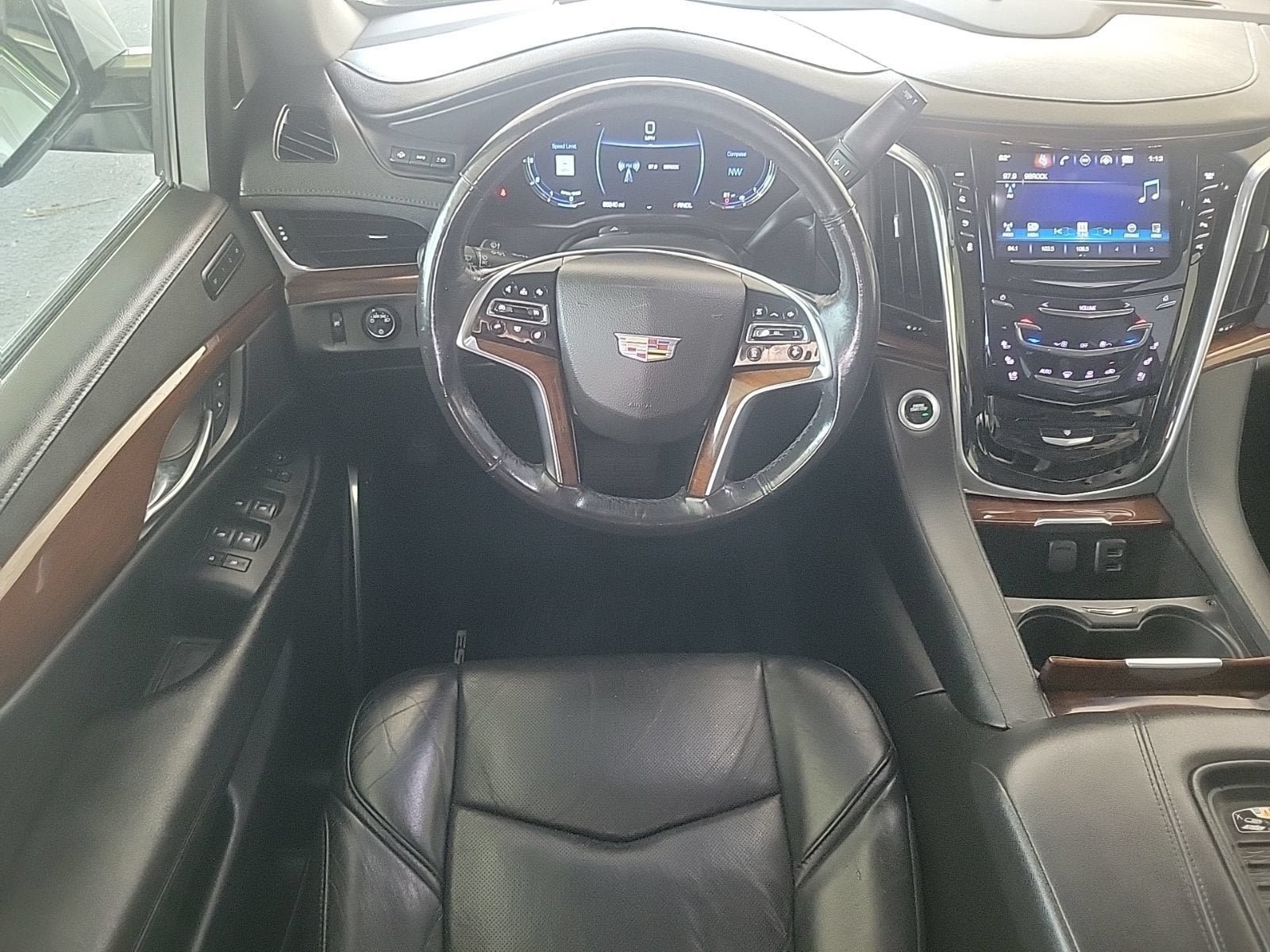 Certified 2020 Cadillac Escalade Luxury RWD image 18
