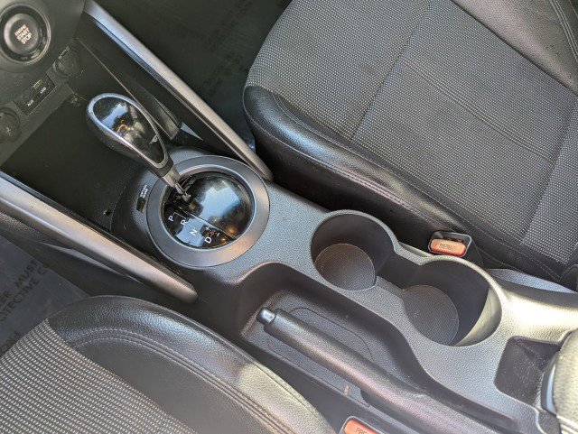 Used 2016 Hyundai Veloster Turbo FWD image 21