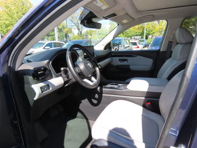 Certified 2024 Honda Pilot Touring image 2