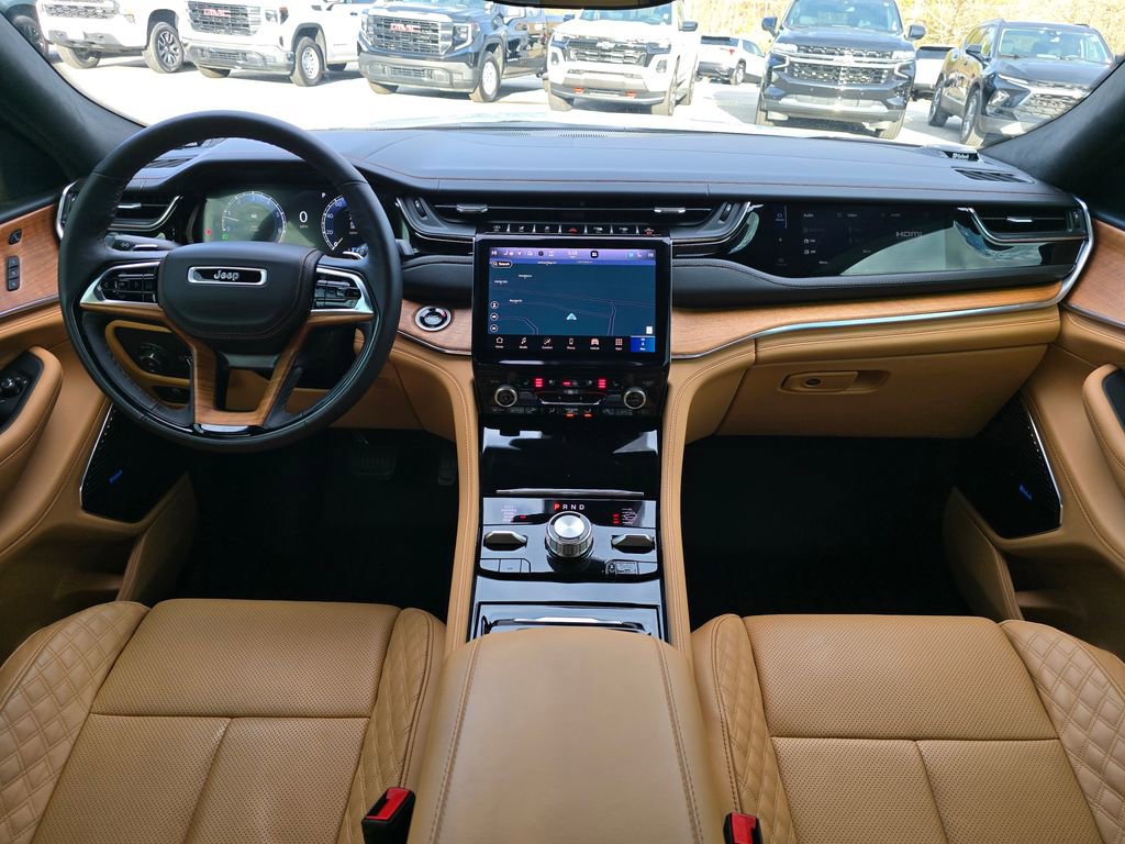 Used 2025 Jeep Grand Cherokee L Summit image 5