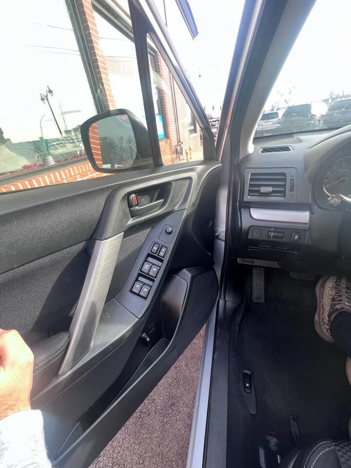 Used 2014 Subaru Forester 2.5i Premium w/ All-Weather Package image 5