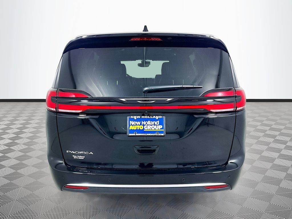 New 2027 Chrysler Pacifica Select FWD image 7