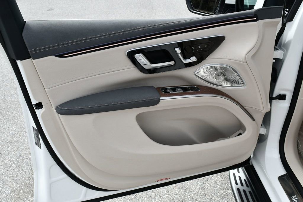 Used 2023 Mercedes-Benz EQS 450+ SUV image 41