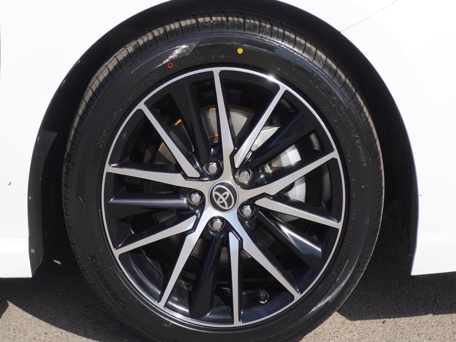 Used 2023 Toyota Camry SE FWD image 5