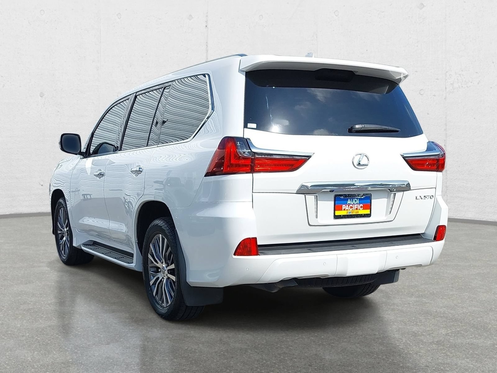 Used 2018 Lexus LX 570 4WD image 7