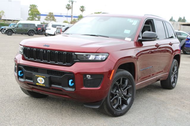 Used 2023 Jeep Grand Cherokee 30th Anniversary AWD/4WD image 9