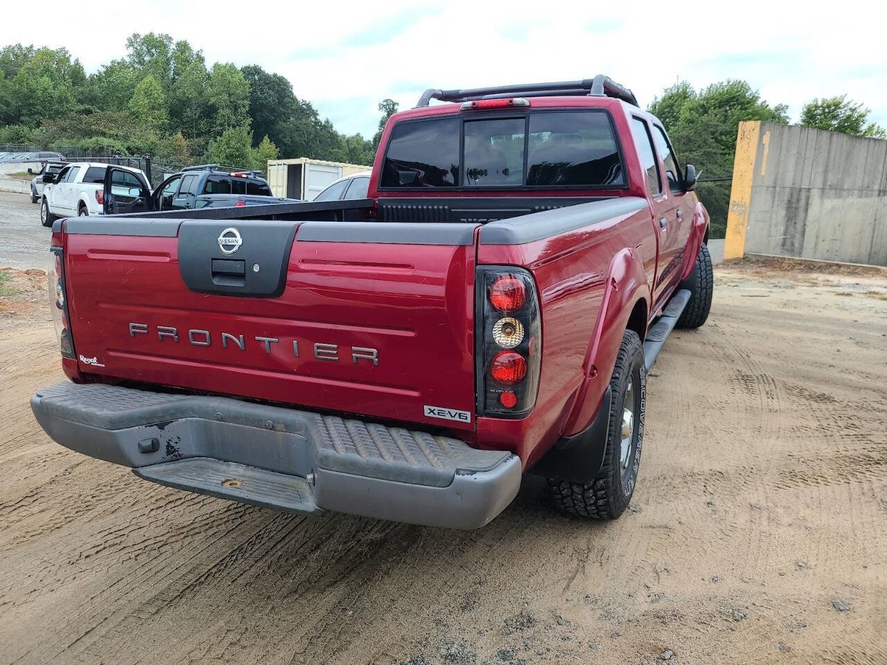 Used 2003 Nissan Frontier XE image 12