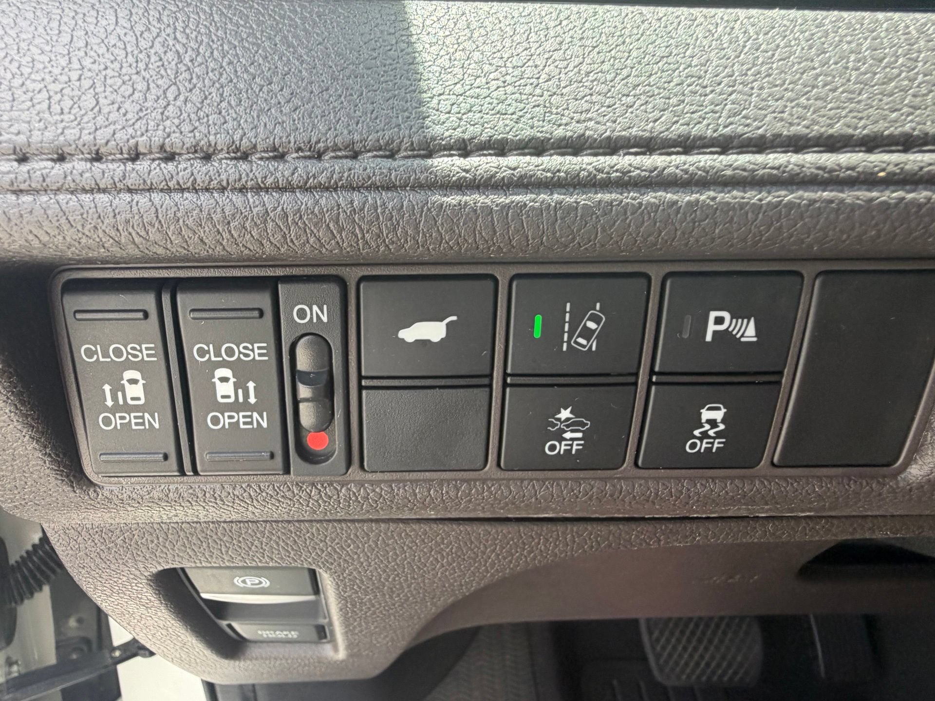 Used 2019 Honda Odyssey Elite image 16