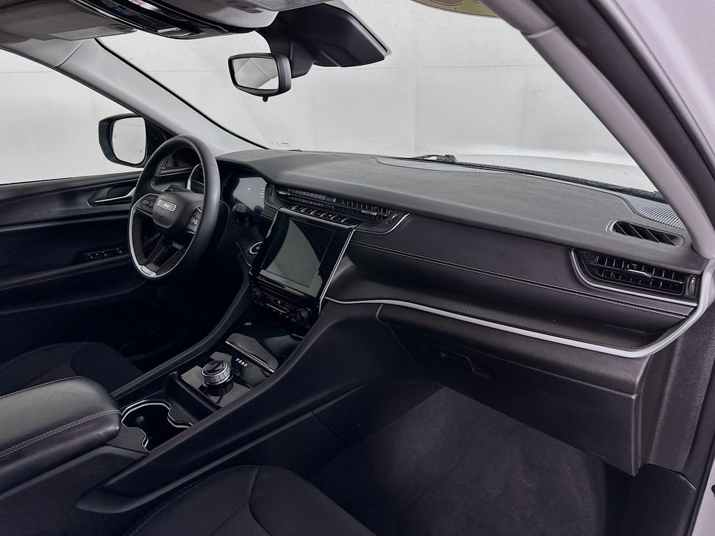 Certified 2023 Jeep Grand Cherokee Laredo image 38