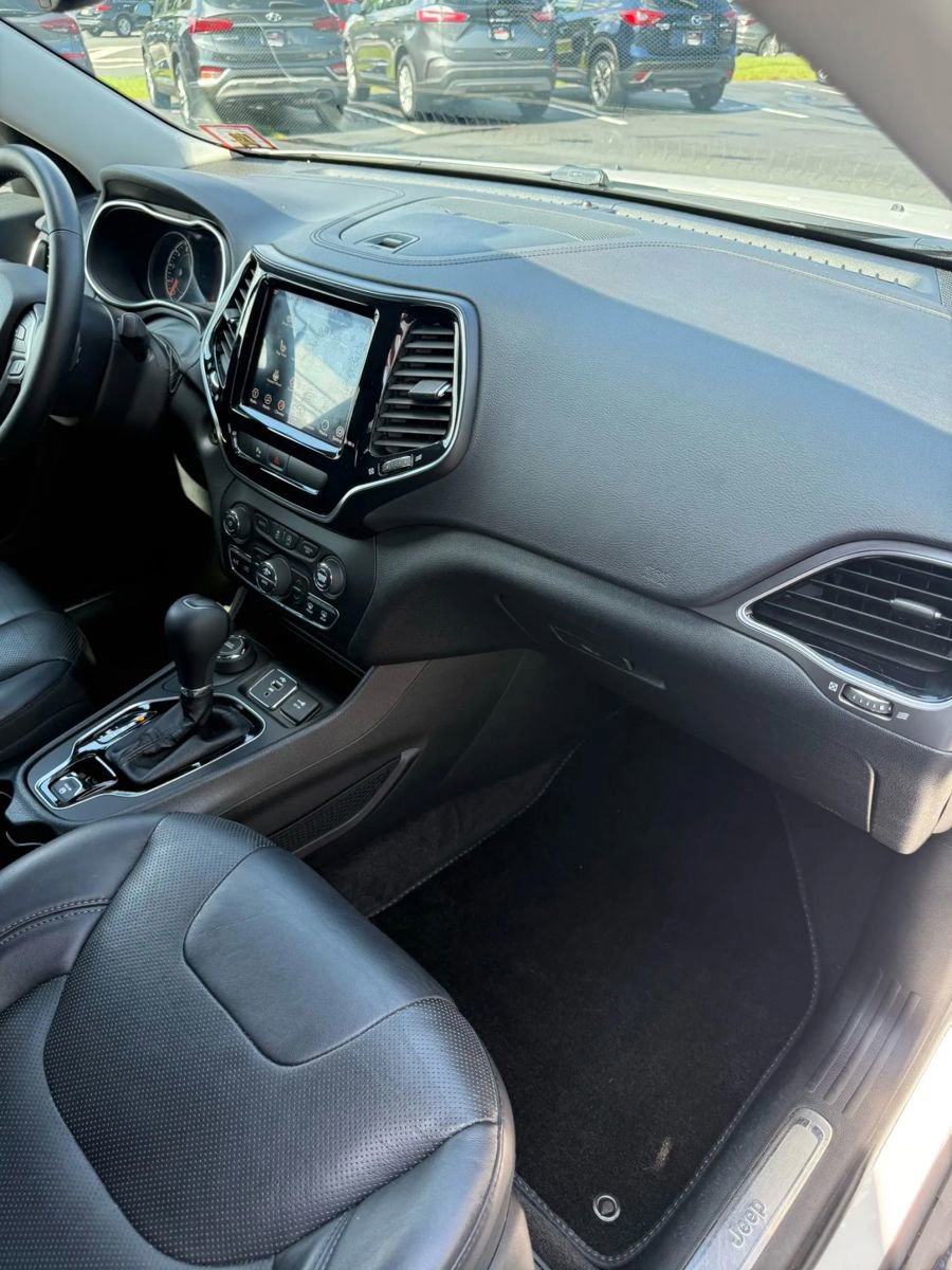 Used 2019 Jeep Cherokee Limited AWD/4WD image 40
