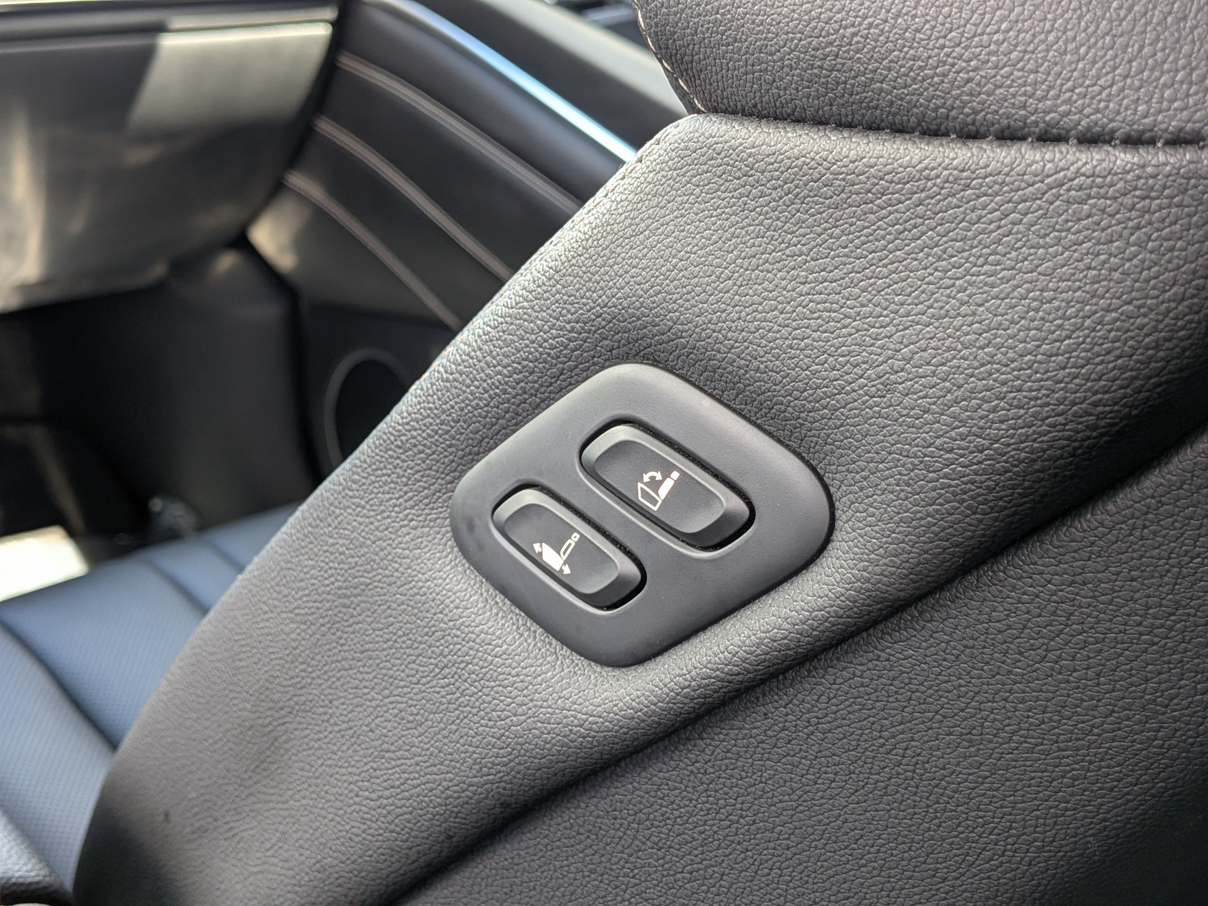 Used 2024 Genesis GV80 3.5T AWD/4WD image 17