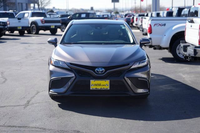 Used 2022 Toyota Camry SE image 3