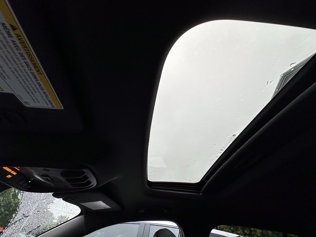 Certified 2024 Chevrolet Trax RS w/ Sunroof Package FWD image 19