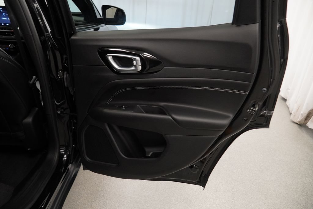 Used 2023 Jeep Compass Latitude w/ Convenience Group AWD/4WD image 27