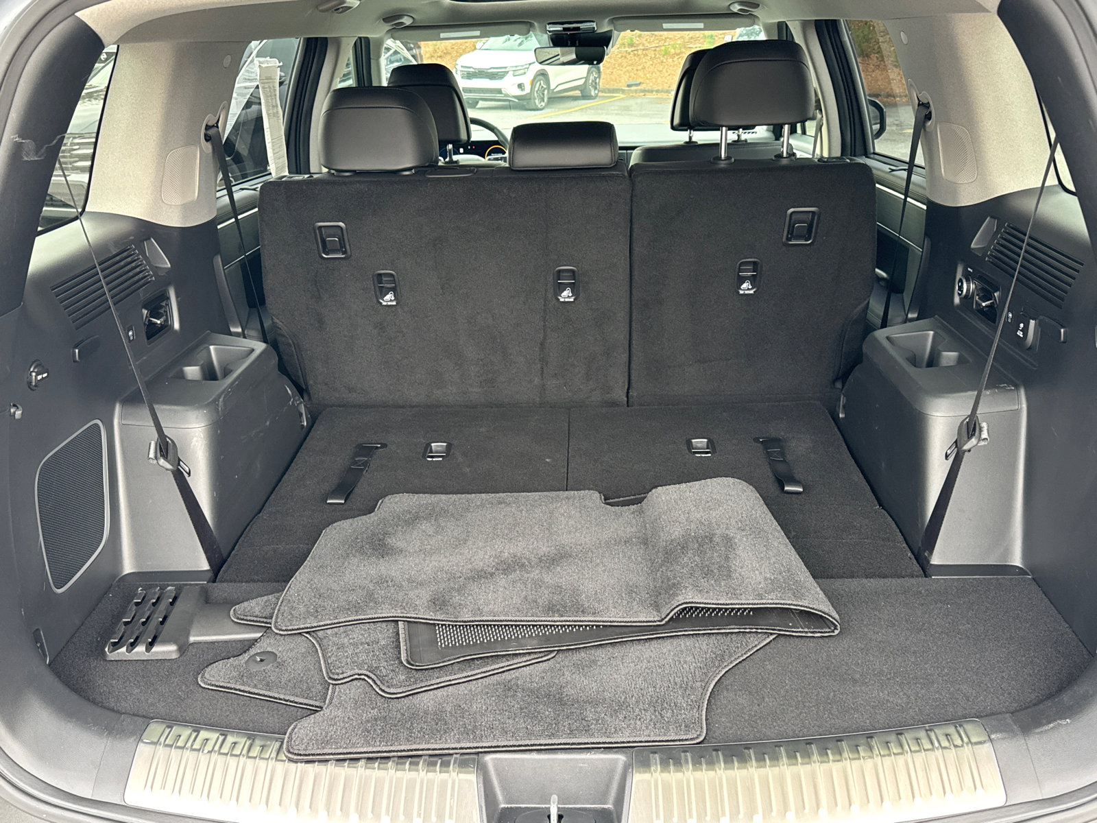 Used 2025 Hyundai Santa Fe Limited image 18