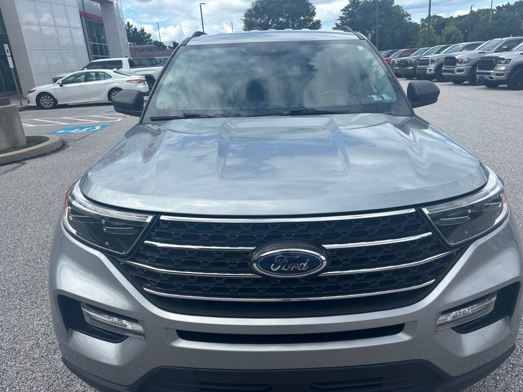 Used 2023 Ford Explorer XLT w/ Equipment Group 202A AWD/4WD image 9