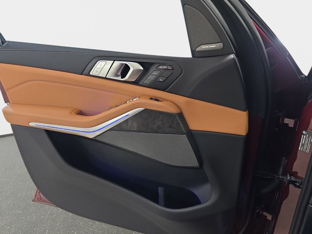 Used 2026 BMW X7 xDrive40i w/ Premium Package image 27