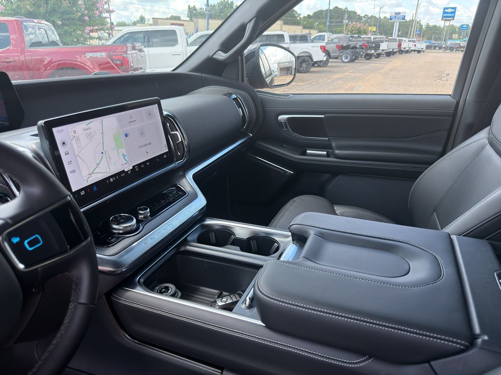 New 2026 Ford Expedition Platinum w/ Stealth Appearance Package AWD/4WD image 29