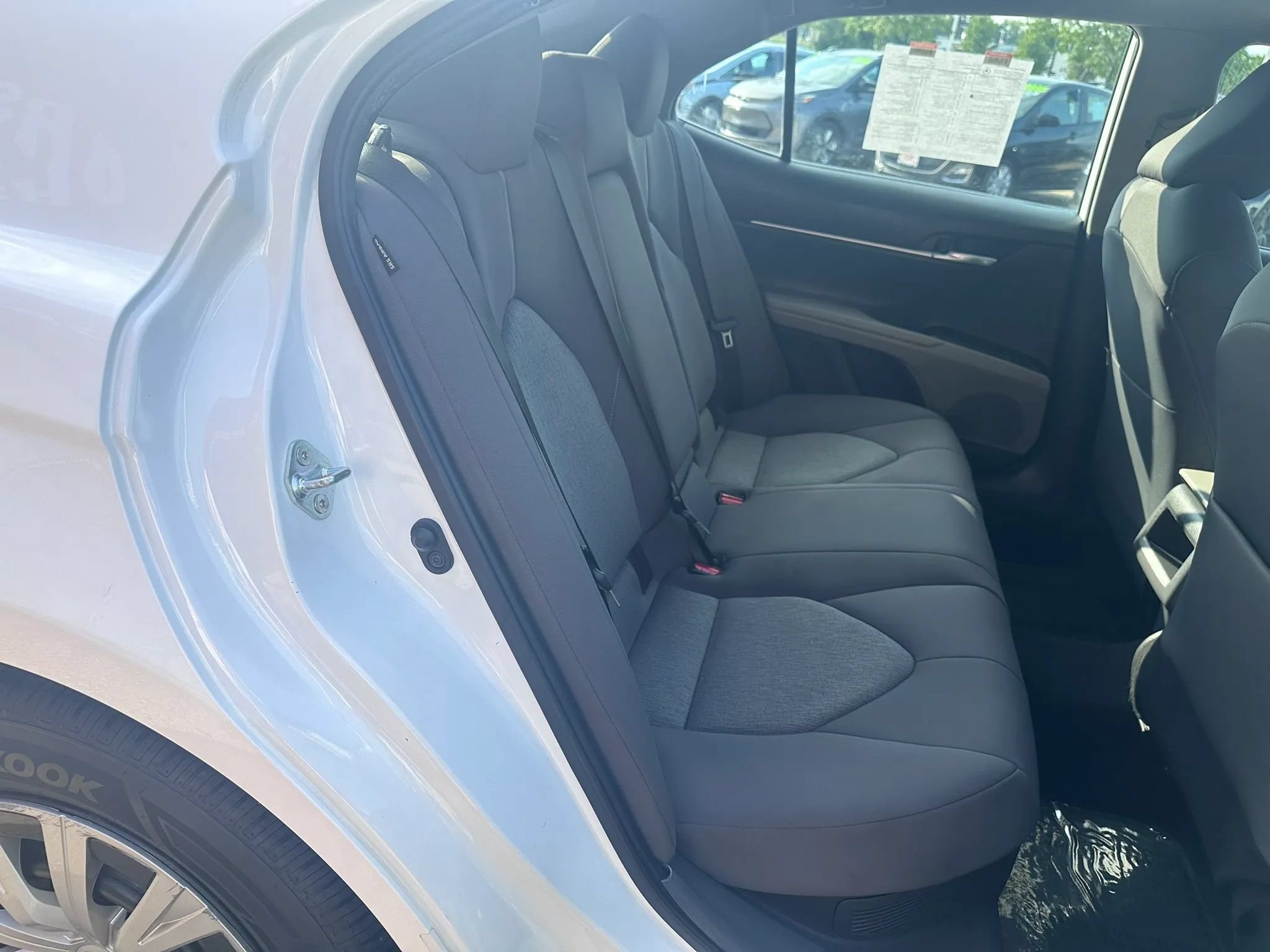 Used 2022 Toyota Camry LE FWD image 12
