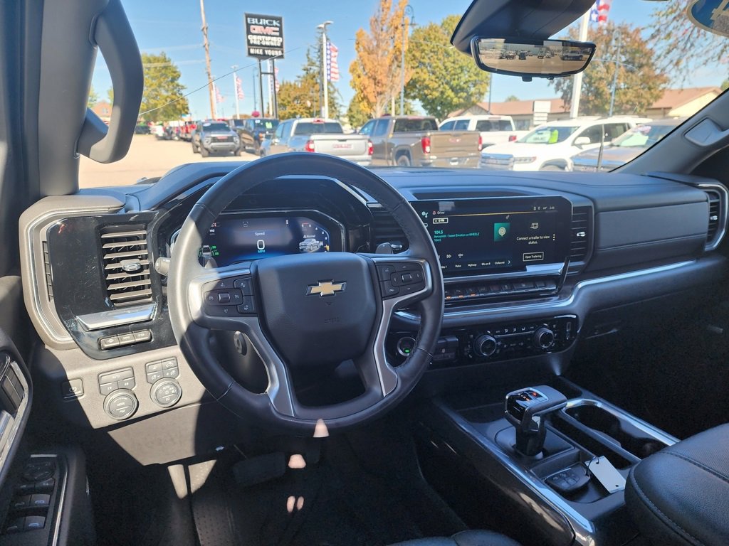 Certified 2024 Chevrolet Silverado 1500 LTZ w/ Technology Package image 34