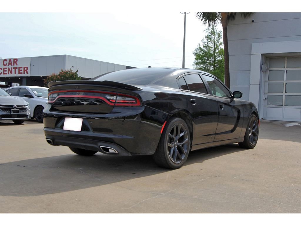 Used 2022 Dodge Charger SXT w/ Blacktop Package RWD image 4
