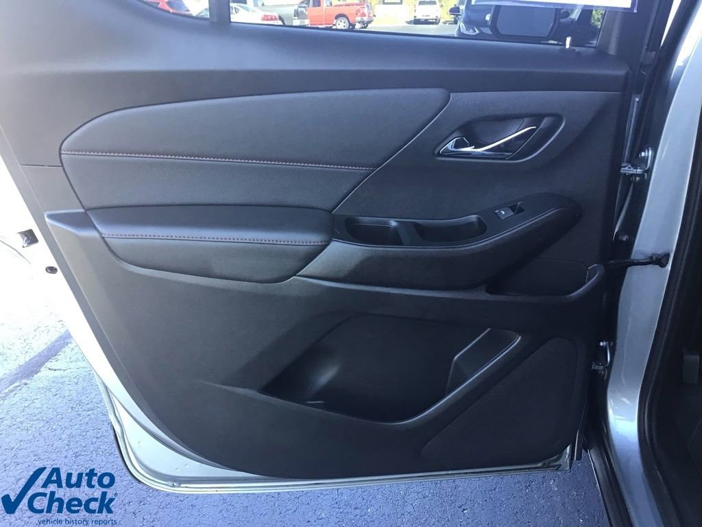 Used 2023 Chevrolet Traverse RS image 21