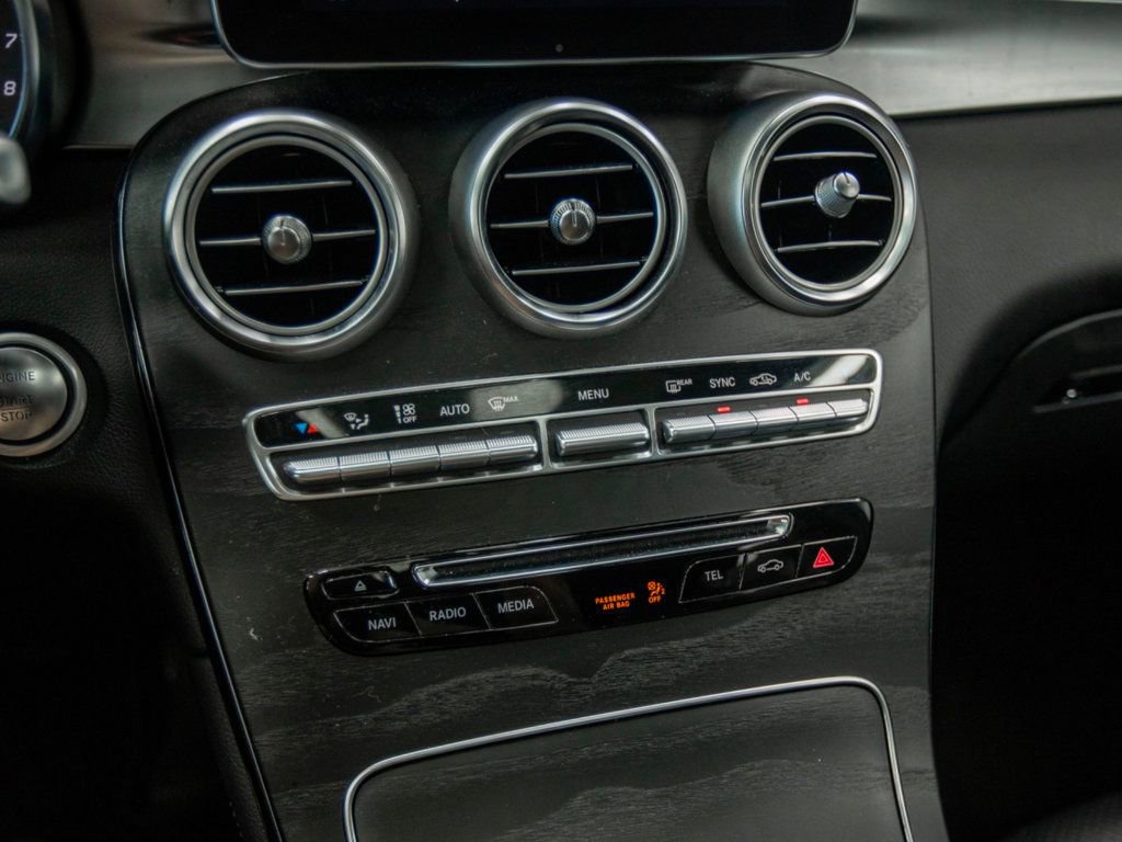 Used 2017 Mercedes-Benz GLC 300 4MATIC image 21