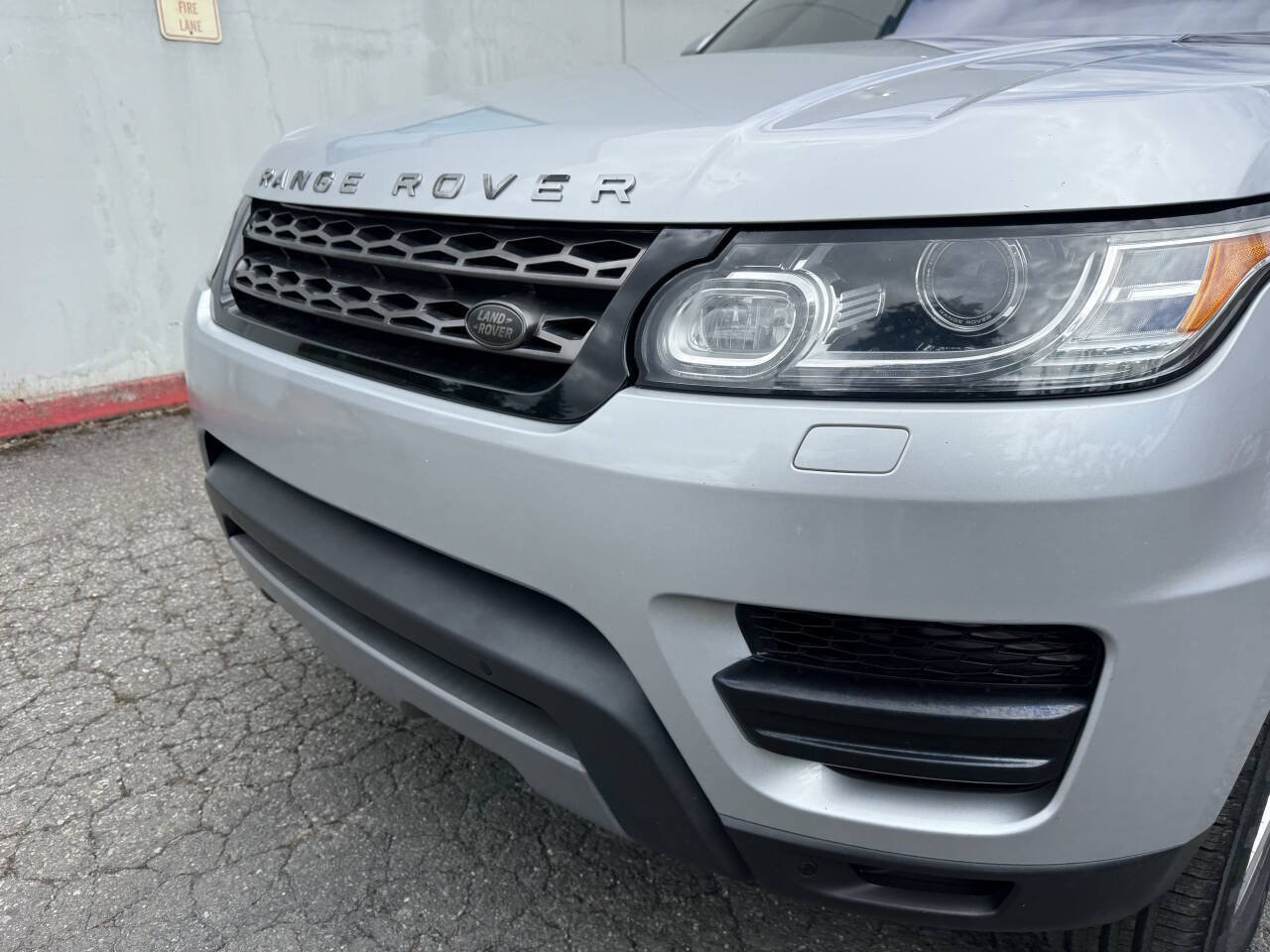Used 2016 Land Rover Range Rover Sport SE AWD/4WD image 8