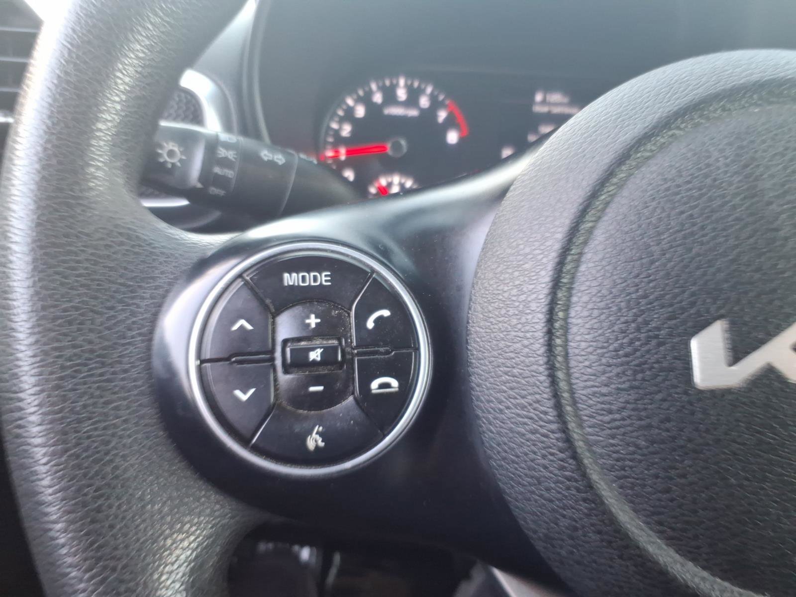 Used 2022 Kia Soul LX image 16