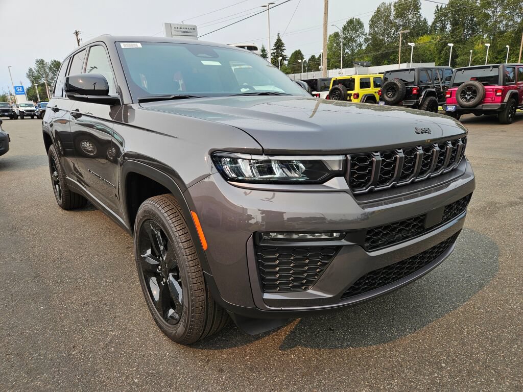 New 2026 Jeep Grand Cherokee Limited w/ Limited Altitude Package AWD/4WD image 7