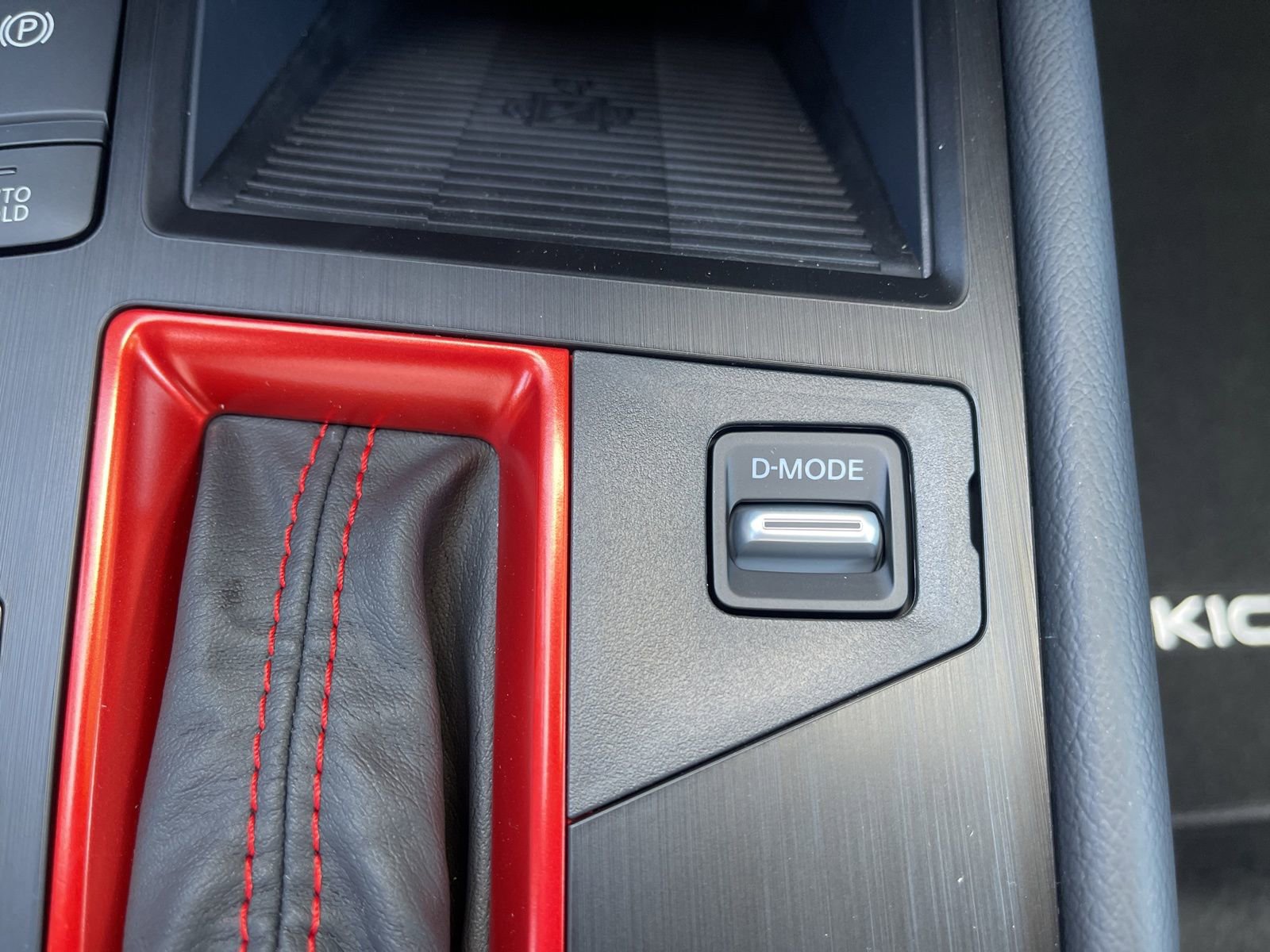 New 2026 Nissan Kicks SR w/ Cold Weather Package image 27