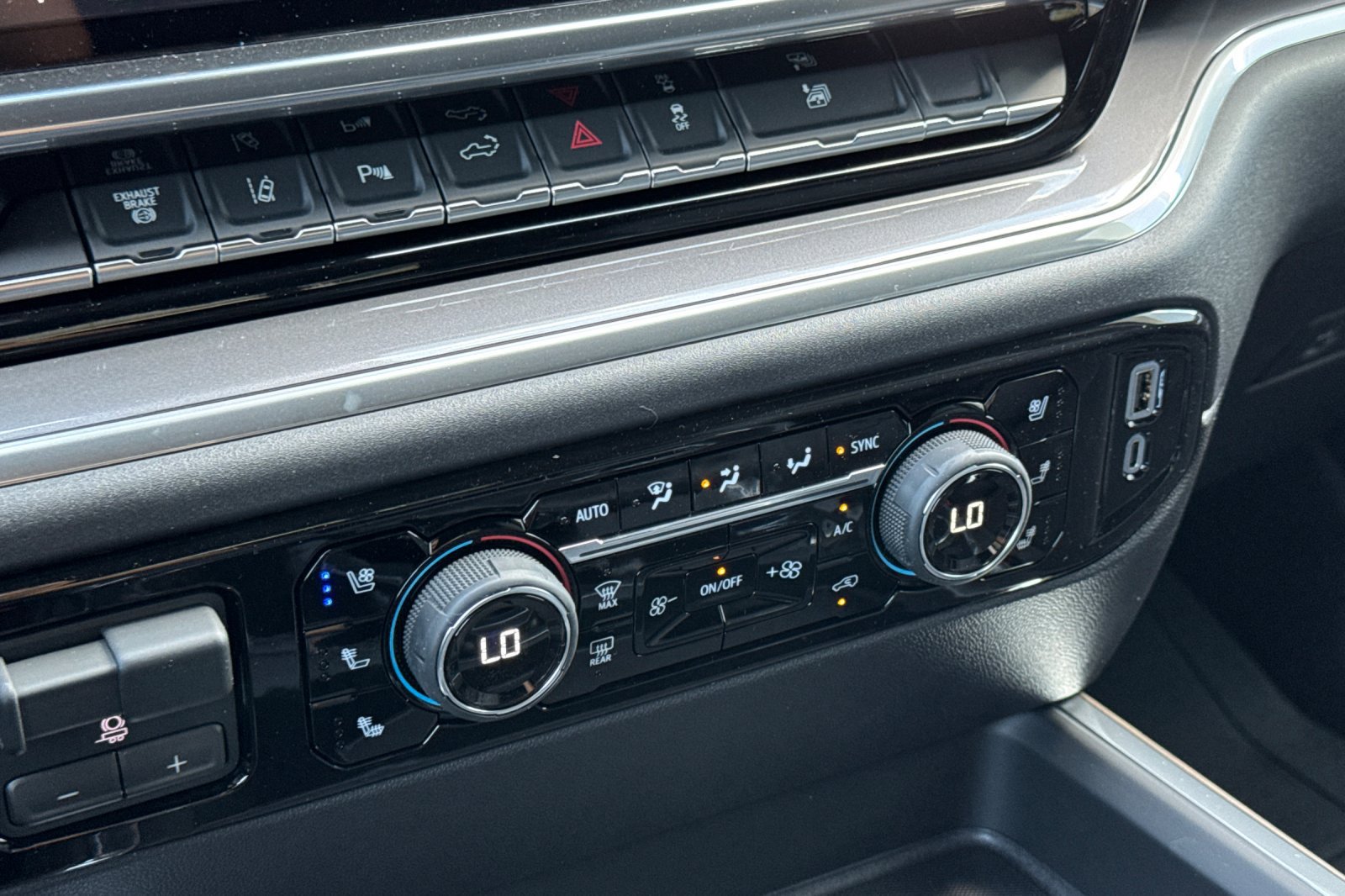 New 2026 Chevrolet Silverado 3500 High Country w/ Technology Package AWD/4WD image 19