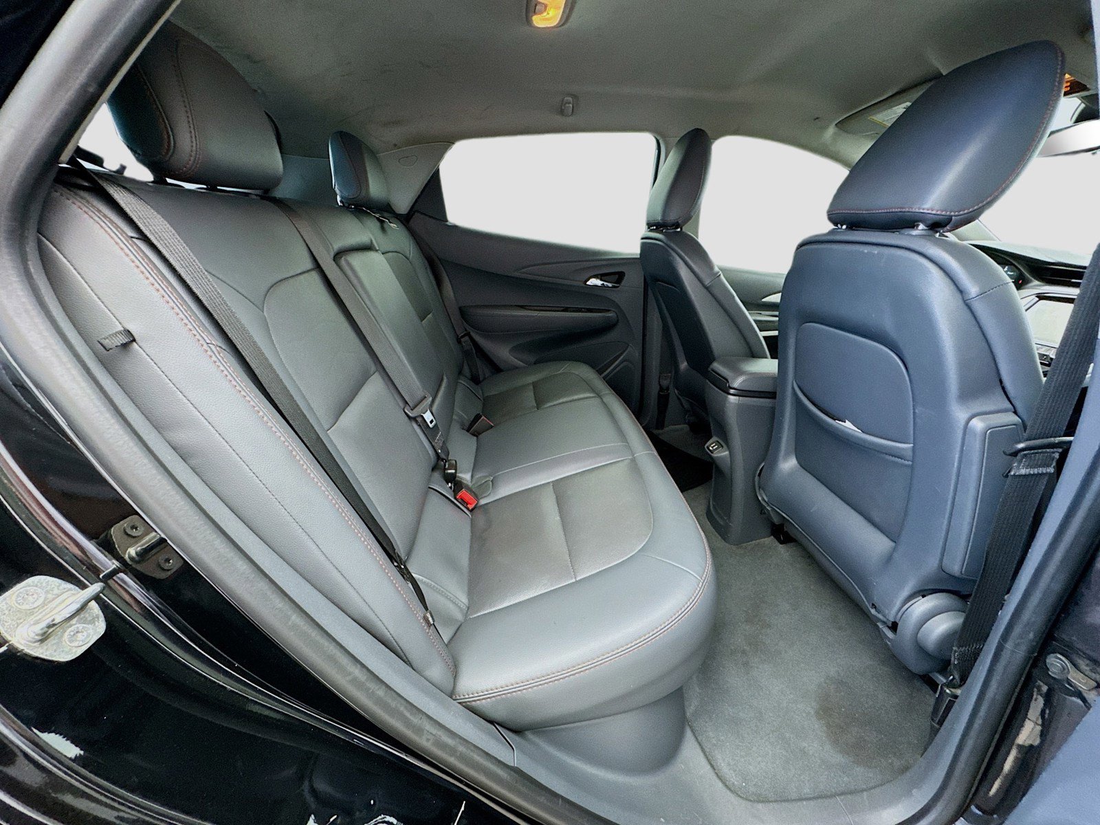 Used 2019 Chevrolet Bolt Premier w/ Infotainment Package FWD image 18