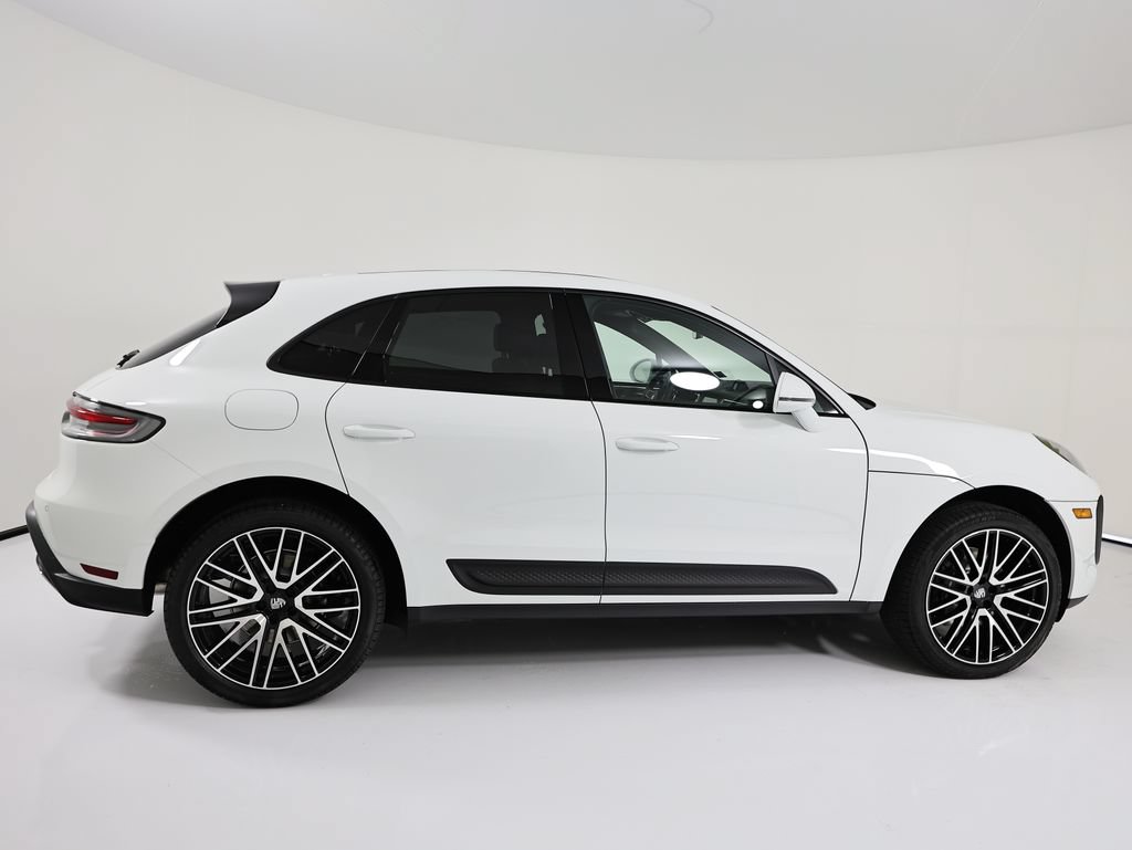 New 2026 Porsche Macan AWD/4WD image 8