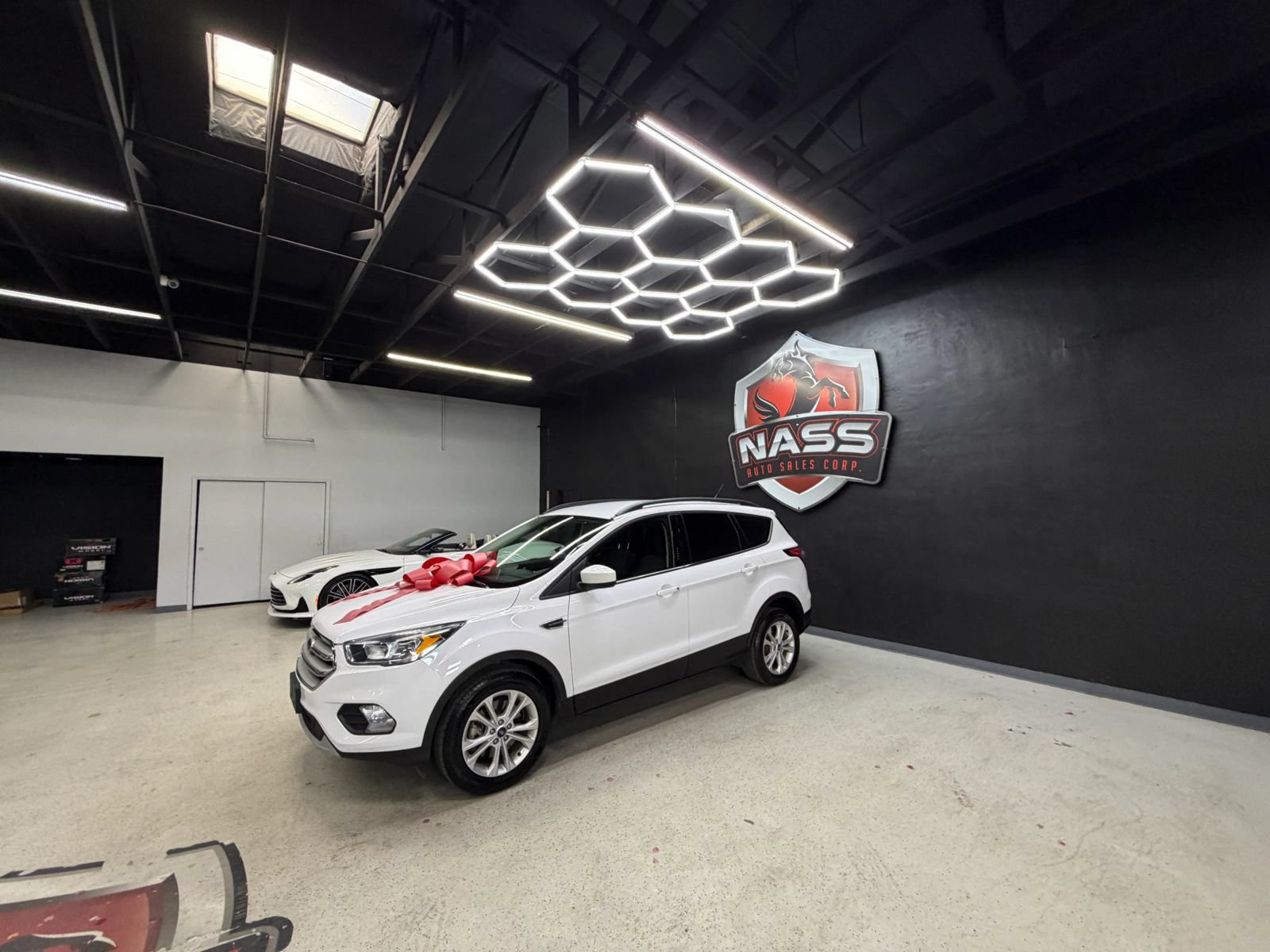 Used 2019 Ford Escape SE AWD/4WD image 2
