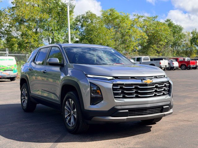 Used 2026 Chevrolet Equinox LT FWD image 4