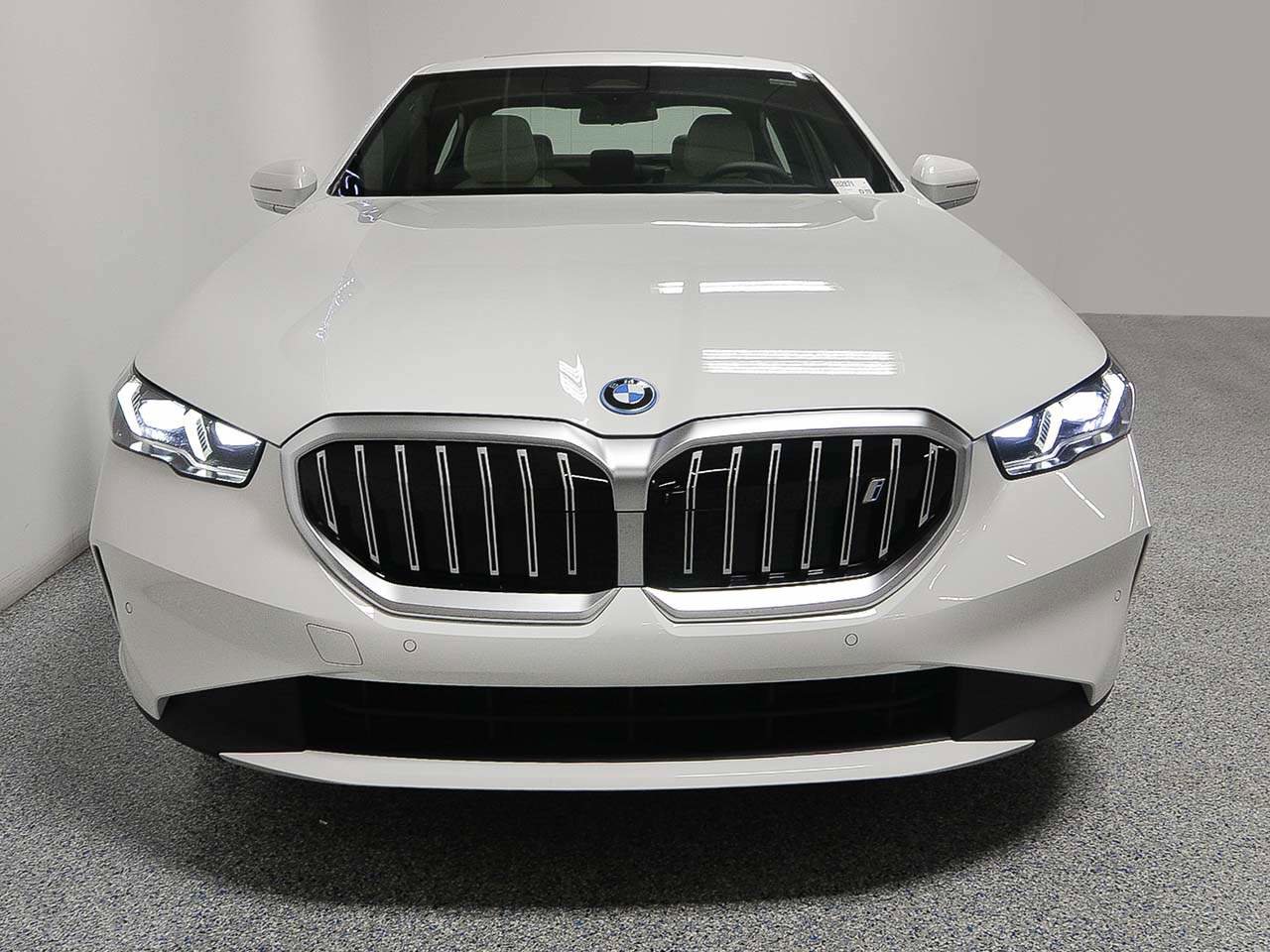 New 2026 BMW i5 eDrive40 image 2