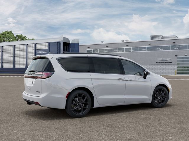 New 2026 Chrysler Pacifica Limited w/ S Appearance Package image 4