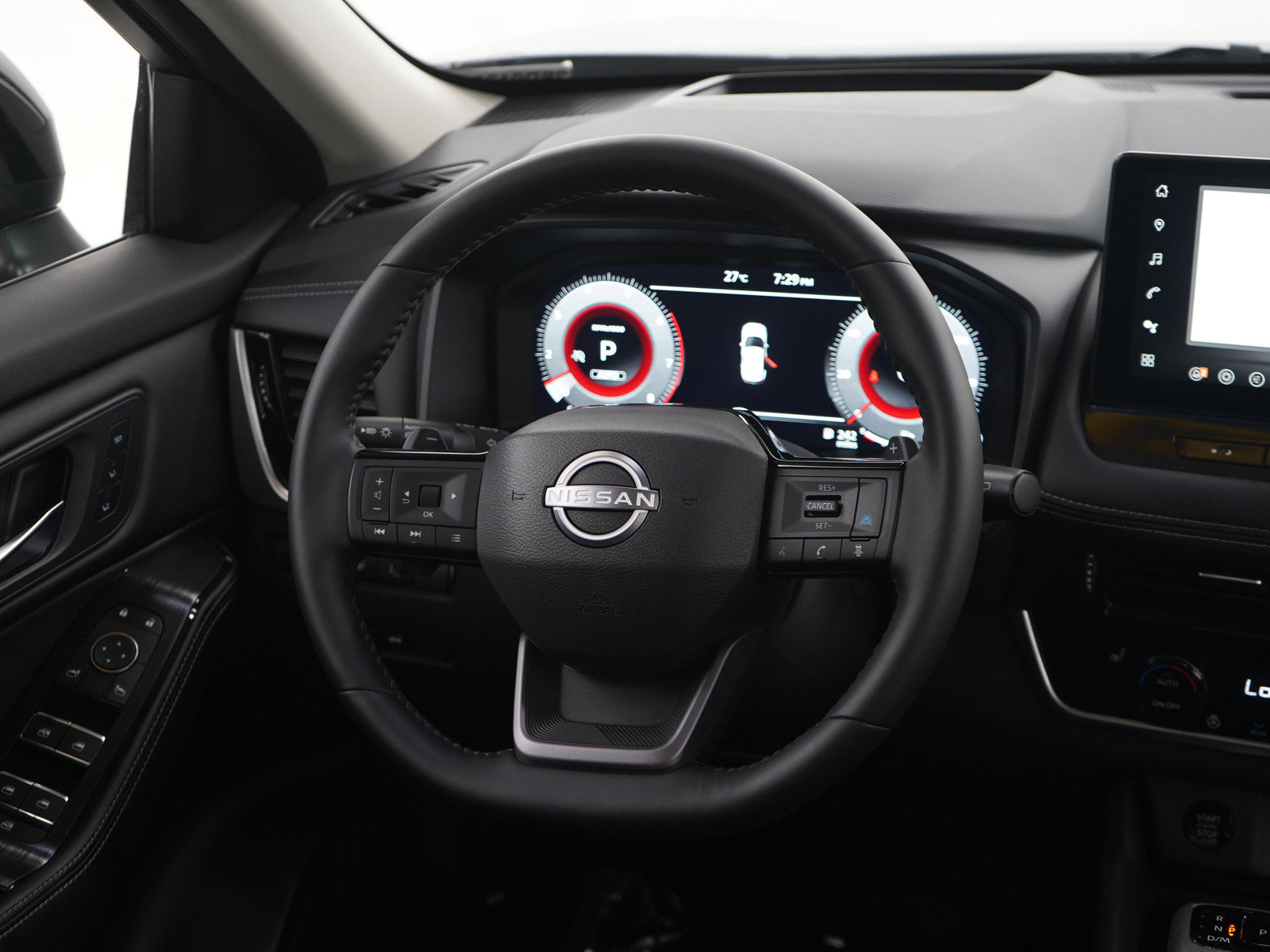 Used 2025 Nissan Rogue SL w/ SL Premium Package AWD/4WD image 14