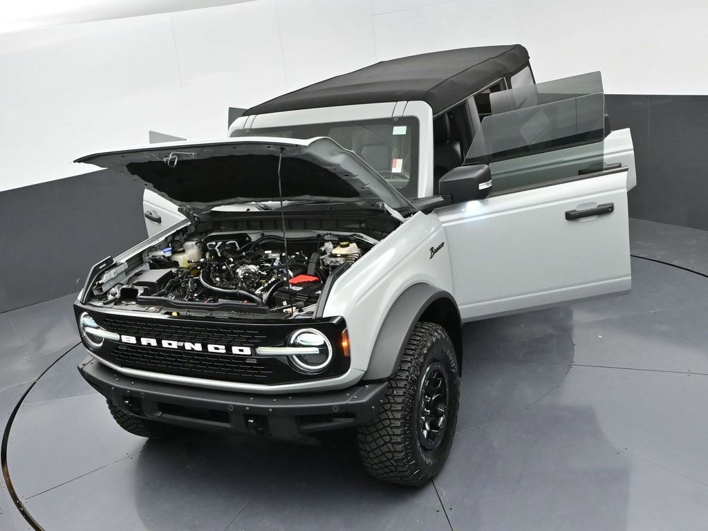 Used 2023 Ford Bronco Wildtrak image 47