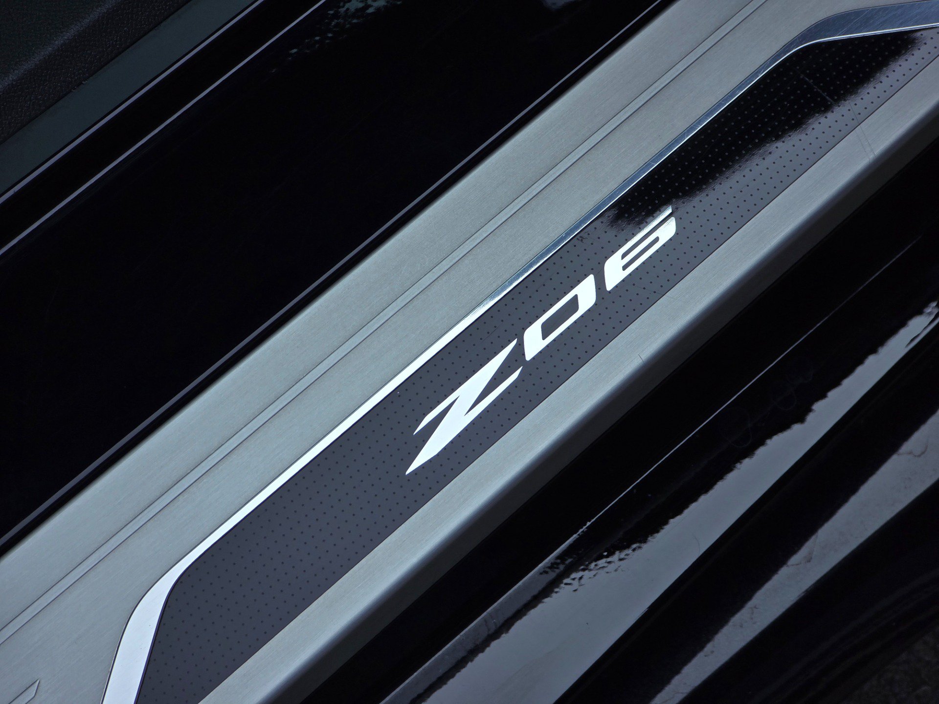 Used 2025 Chevrolet Corvette Z06 RWD image 18