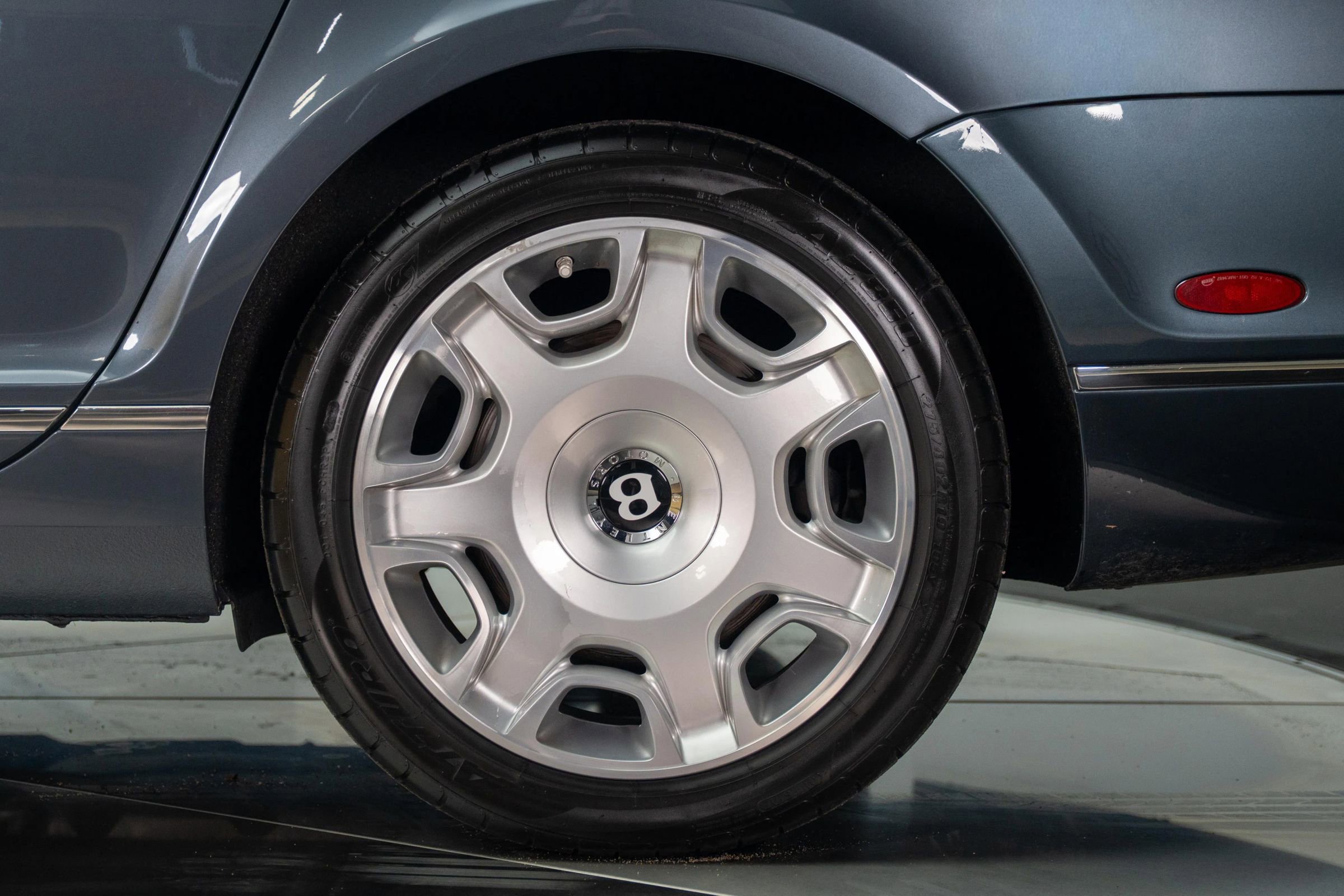 Used 2013 Bentley Flying Spur Flying Spur image 17