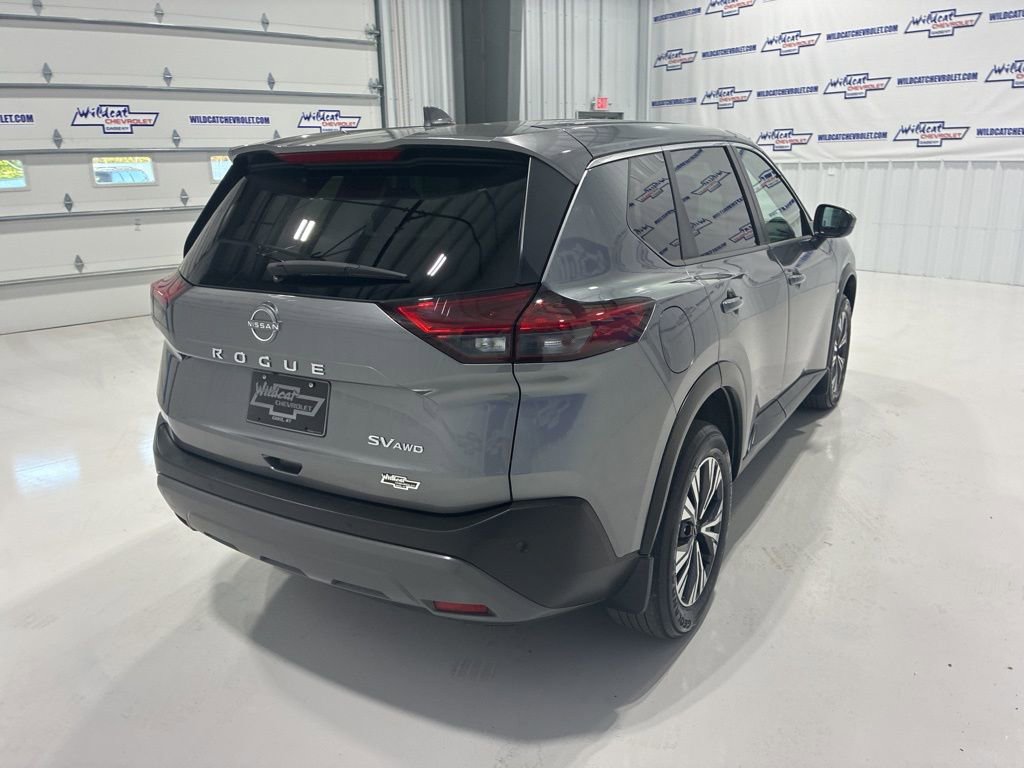 Used 2023 Nissan Rogue SV image 6