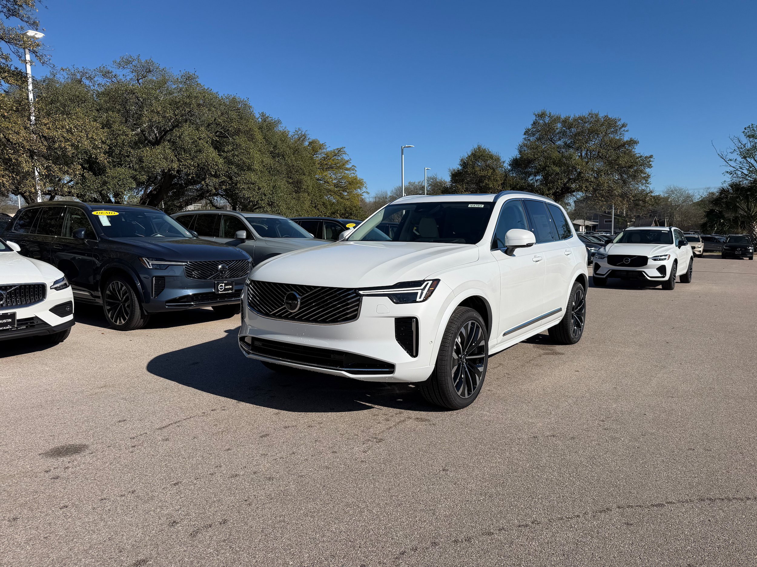 New 2026 Volvo XC90 B6 Ultra w/ Protection Package AWD/4WD image 2